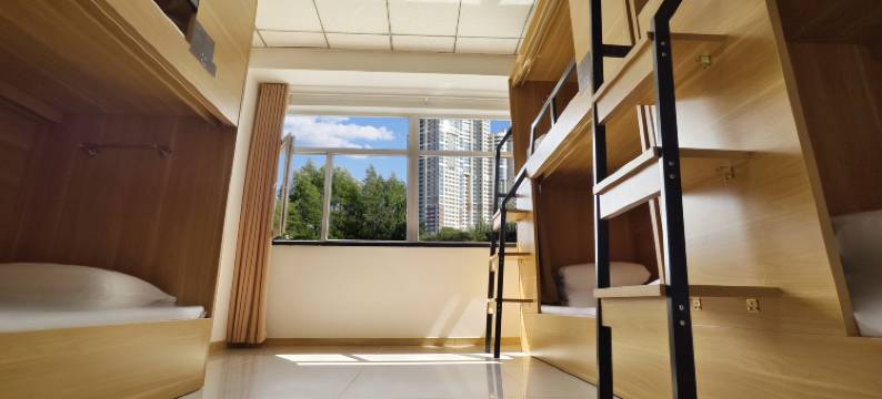 三只猫青旅(爱特购物中心店)图片