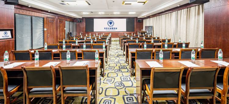 克拉云智慧酒店(乌鲁木齐友好路商业区新疆农业大学店)图片