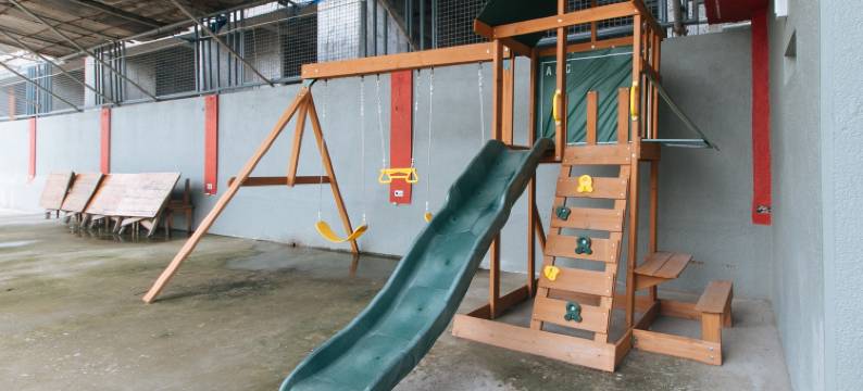 红门酒店Plus靠近坦博 帕拉纳克(RedDoorz Plus near Tambo Paranaque)图片