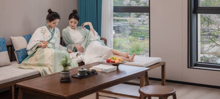 陌上轻雅酒店(康定城区情歌广场店)图片