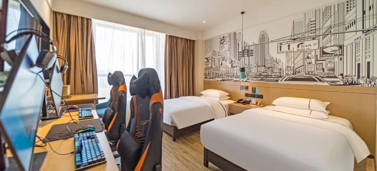 宸·云畅电竞酒店(泰州万达广场店)图片