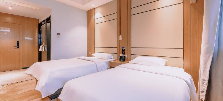 泊顿国际酒店(光谷步行街民族大学店)图片