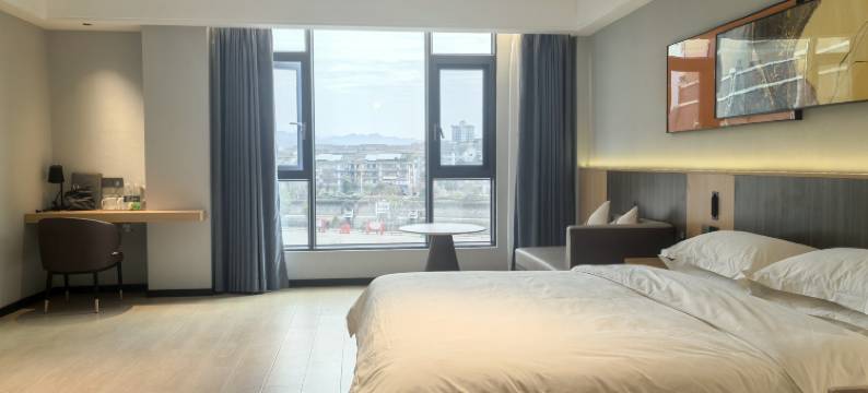 施秉云漫酒店(杉木河夜漂景区大门店)图片