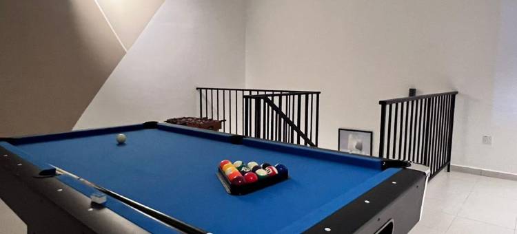 Senai 14pax The Joyous Home Pooltable Airport JPO图片
