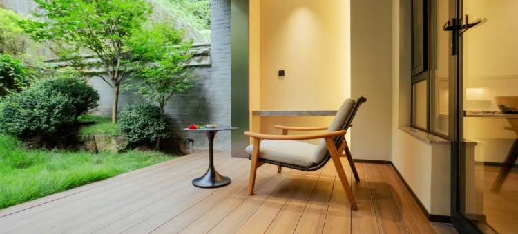 梁河隐澜温泉民宿(伴山云隐小镇店)图片