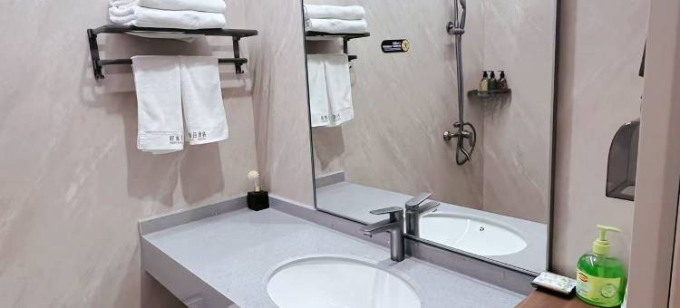 荣成时光假日酒店(石岛新港店)图片