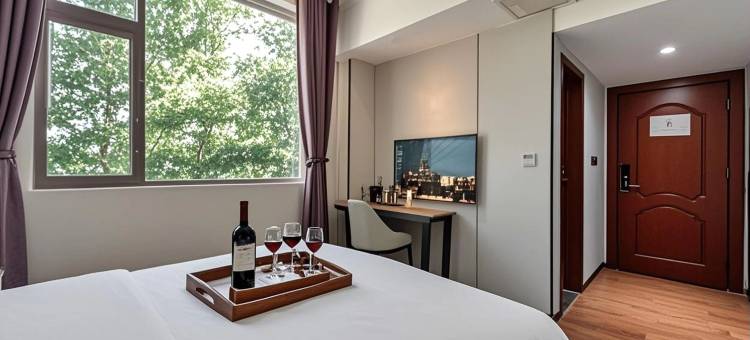 沐子里主题酒店(仪陇县高铁站店)图片