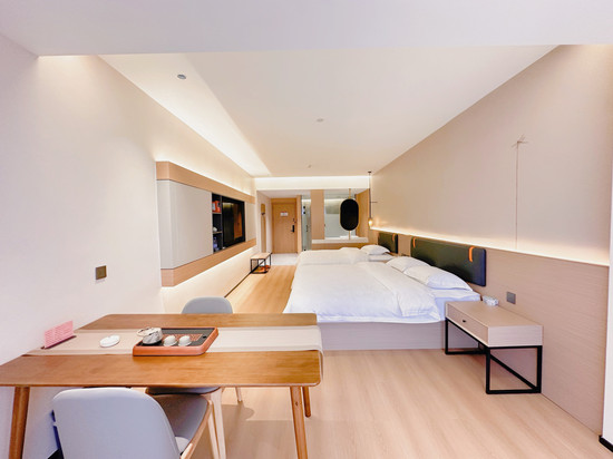 荔浦市栖溪河畔酒店(蓝泊湾小镇店)