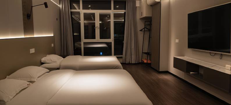 星耀轻奢公寓(青岛万达广场台东步行街店)图片