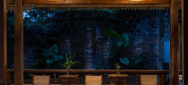 景迈山古茶林仙贡家院子观云海客栈图片