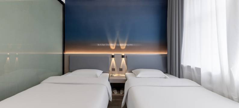 阳光假日酒店(集宁南站中心广场店)图片