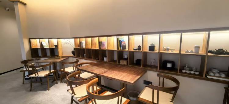 泊岸望山·轻野民宿(成都大邑高铁站鸿鹄高中店)图片