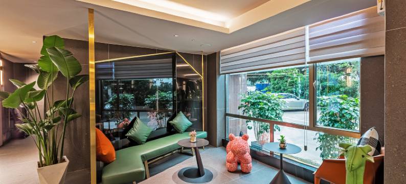 卡尔顿·星越丨观白云山景屹设计之都酒店(广州黄边地铁安华汇店)图片