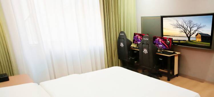 蚂蚁·光年电竞酒店(潜江江汉艺术职业学院店)图片