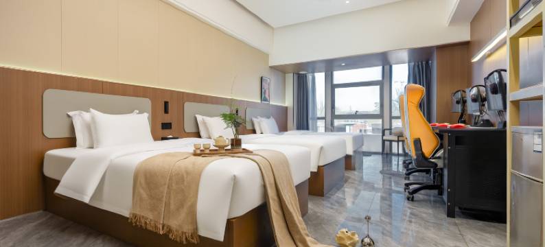 鲤白电竞酒店(长沙开福寺地铁站店)图片