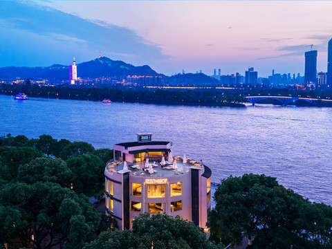 方寸·空空客厅江景民宿(五一广场湘江中路店)