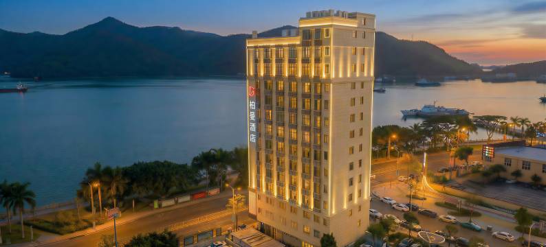 柏曼日光全景臻选酒店(汕尾二马路美食街店)图片