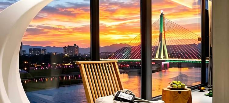 西双版纳景洪云澜夕上·高空江景设计酒店(告庄西双景星光夜市店)图片