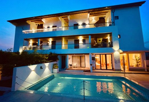 上海筑逸轻奢民宿外景图