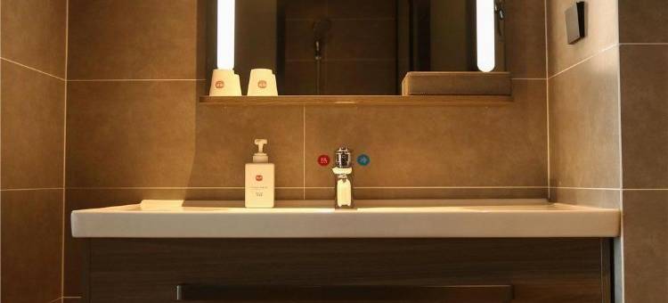 怡莱酒店(长春砂之船地铁站店)图片