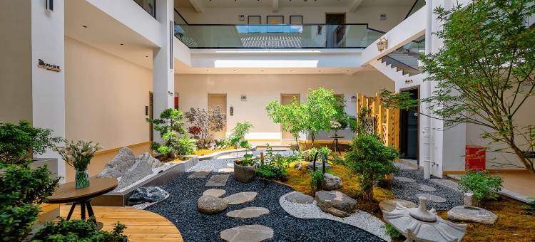 归隐拾光·Holiday Villa影音智享度假美宿(楚雄彝人古镇景区店)图片