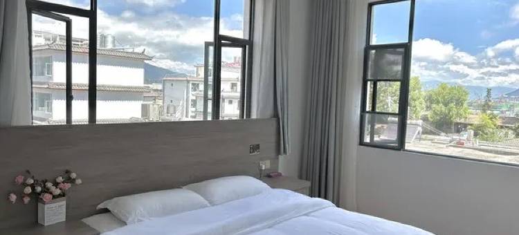 丽江财鸿客栈(火车站店)图片