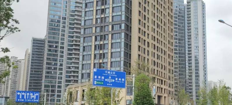 江上外滩纯江景城市景观民宿图片