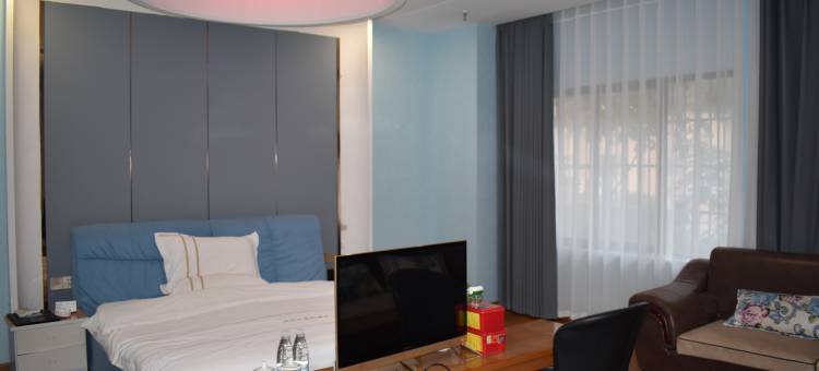 晚高峰主题酒店(册亨县纳福大道店)图片