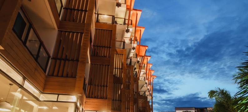 鲁纳芭东酒店(The Lunar Patong)图片