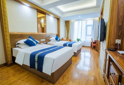 Zhuoni HotelHotel Overview