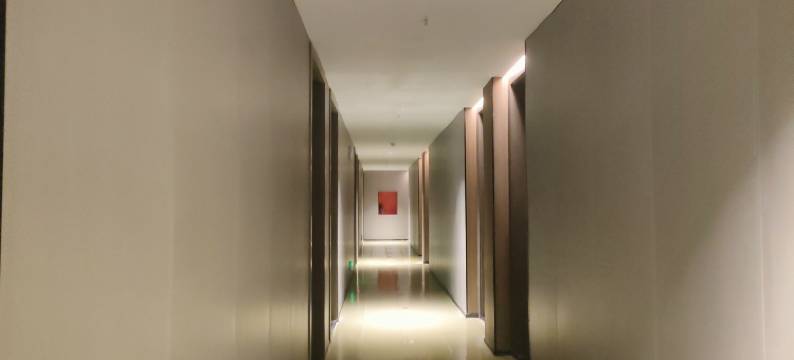 临境轻奢影音民宿(宁波机场鄞州大道地铁站店)图片