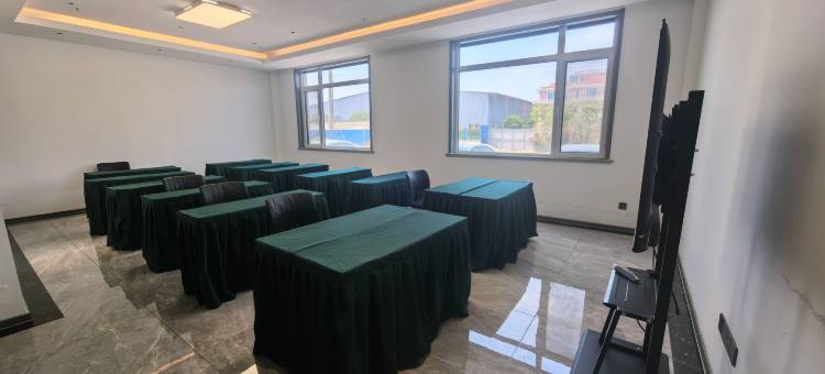 如家睿柏·云酒店(胶州上合示范区少海湿地公园店)图片