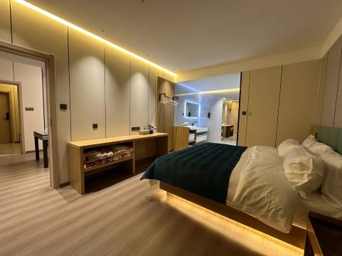 乌兰布统刘小闹酒店