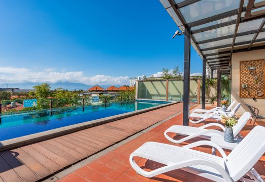 Fuxian Lake Yuehuwan Pool Villa Hotel Overview