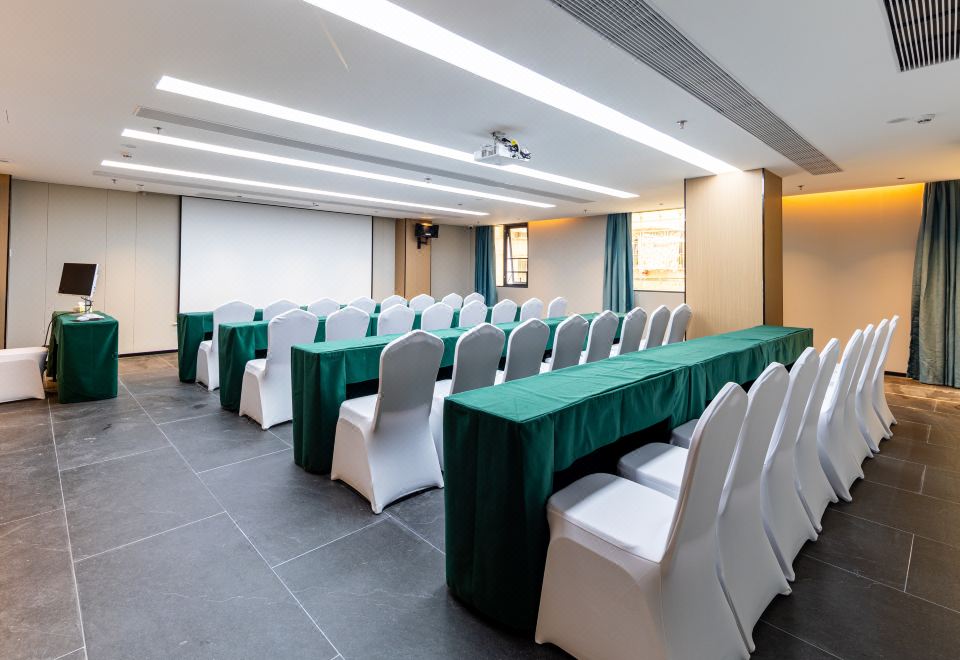 Yeste International Hotel (Chaozhou Square) Hotel Overview
