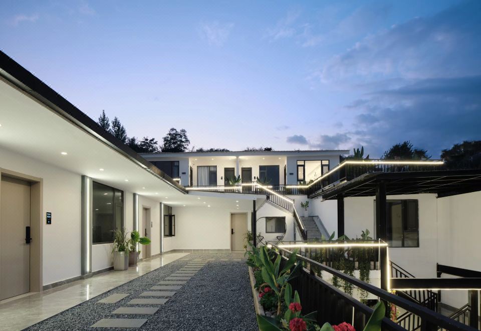 Chenfeng Yijing Smart Hotel (Lijiang Gucheng Beimenpo) over view