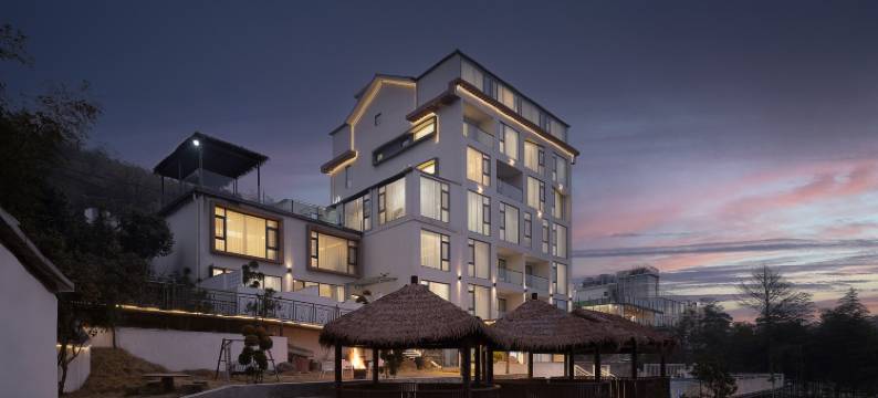 随遇ZeLin·山巅之境360°环山温泉美宿(安吉江南天池滑雪场店)图片