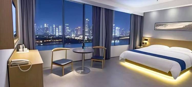 华驿精选酒店(青岛即墨古城宝龙广场店)图片