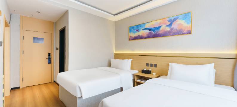 竞族电竞民宿(盘锦火车站店)图片