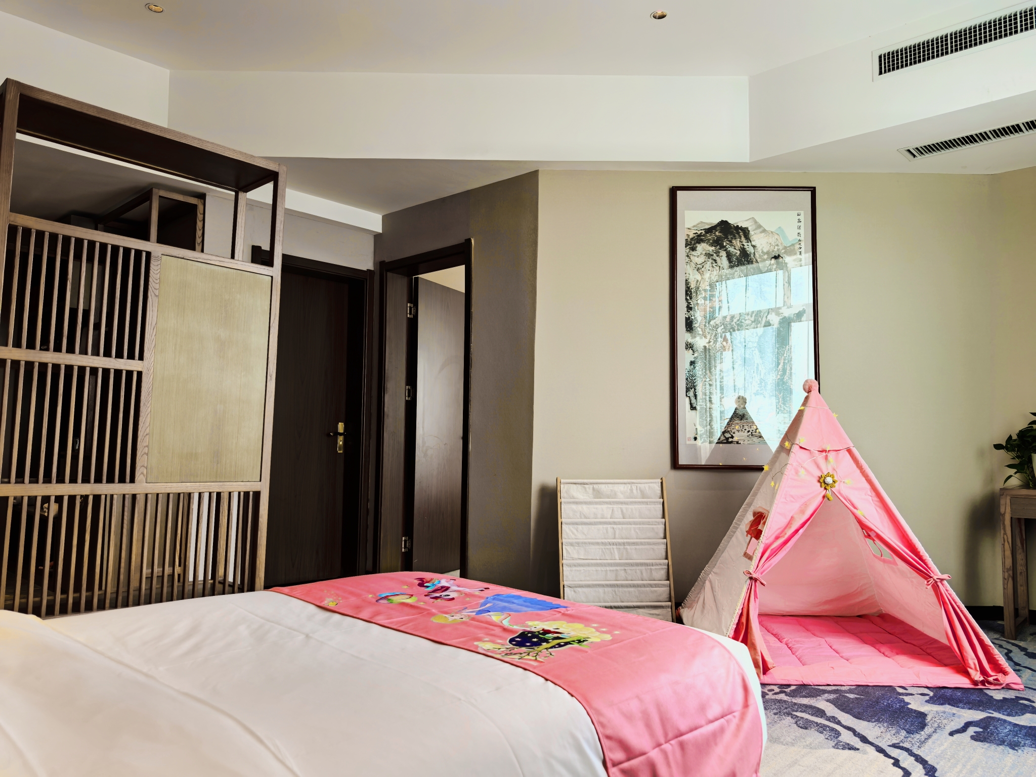 Yuntai Mountain Zhengyun Hotel Over view