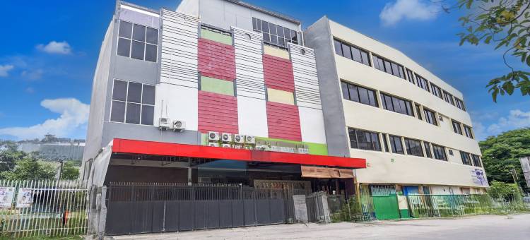 RedDoorz Plus at Hawai Inn Near Mall of Panakukang图片