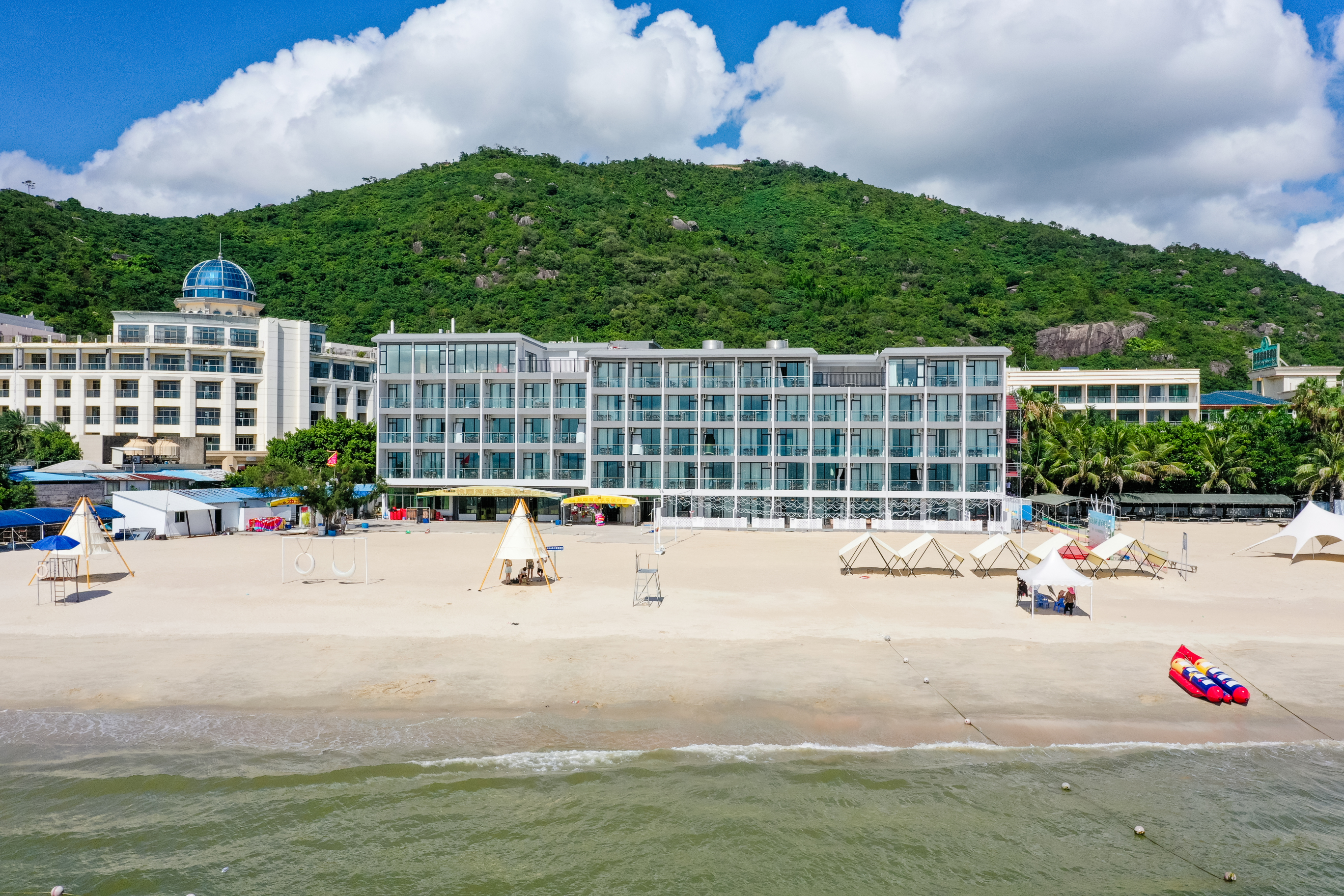 Golden Beach Seaview Hotel Over view