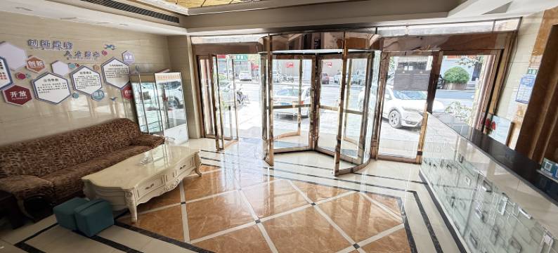 石泉贵宾商务酒店(石泉县站店)图片