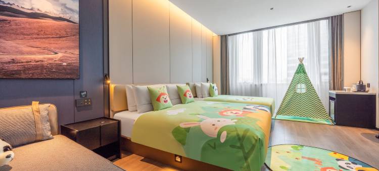 大连星海广场会展中心地铁站亚朵酒店图片