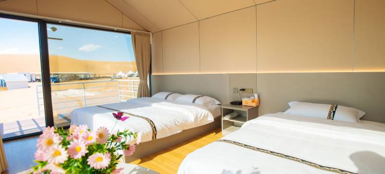 沙漠行者星空露营地图片