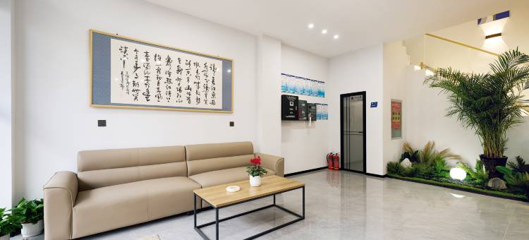 轻住酒店(开封万岁山武侠城东京大道店)图片