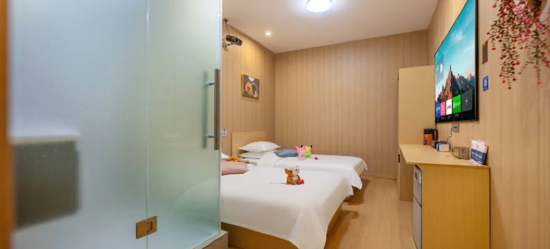 洋毅投影小院民宿(九江火车站第七中学店)图片