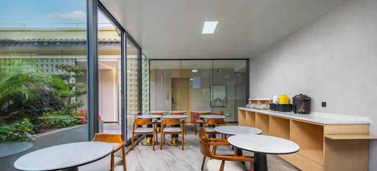 亚悦酒店(墨江哈尼大道店)图片