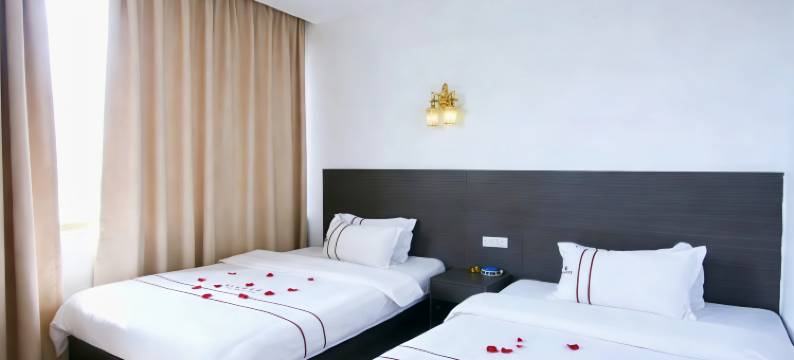 建水汽车主题酒店(建水大道店)图片