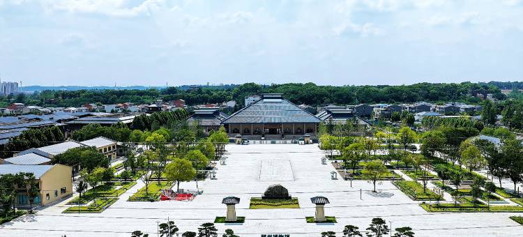 途客中国轻居酒店(随州烈山大道吾悦广场店)图片